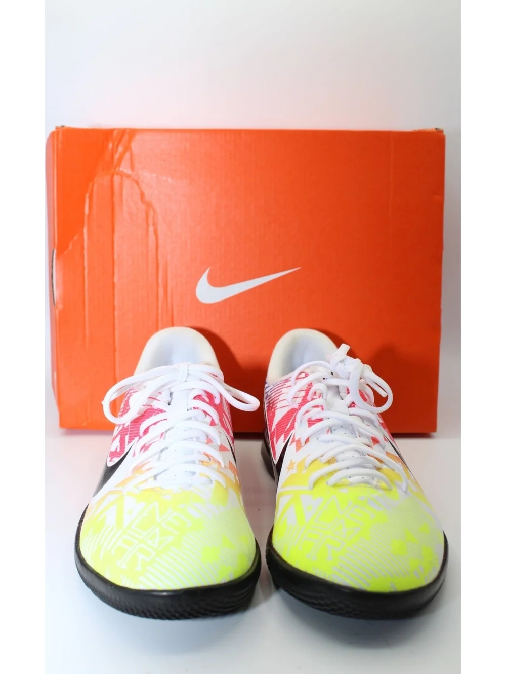 Nike shoes jr